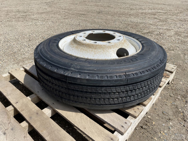 Dayton 255/70R25 tire